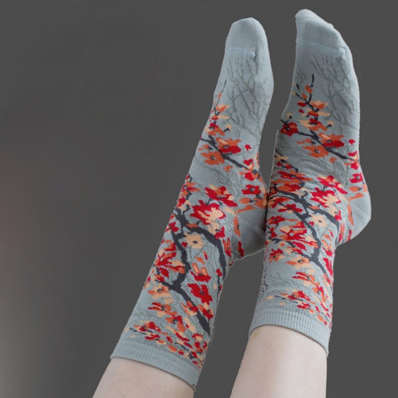 1079170 SOCK CHERRYBLOSSOMSALMONART 3