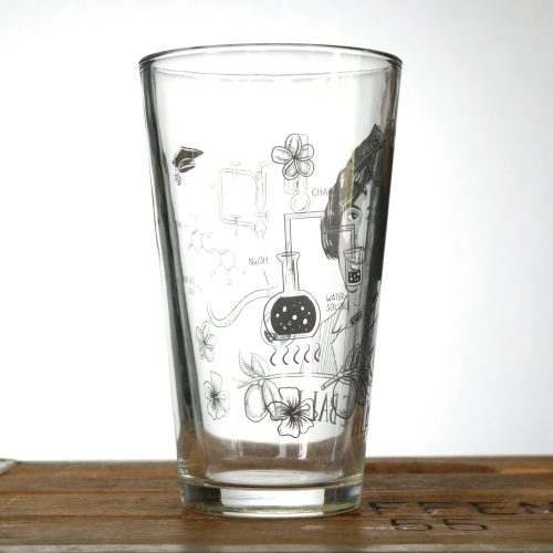 Susan Traywick SKU 110652 Pint Glass Alice Ball 3